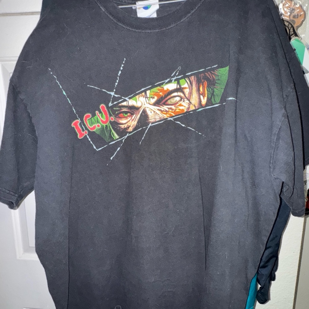 Universal Studios, Florida Halloween horror nights 2001 ICU shirt rare